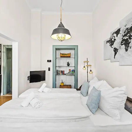 Modernes Altbau-Loft I U-Bahn I Nahe Altstadt & Christkindlesmarkt I Messe I Nuernberg & Fuerth Appartement